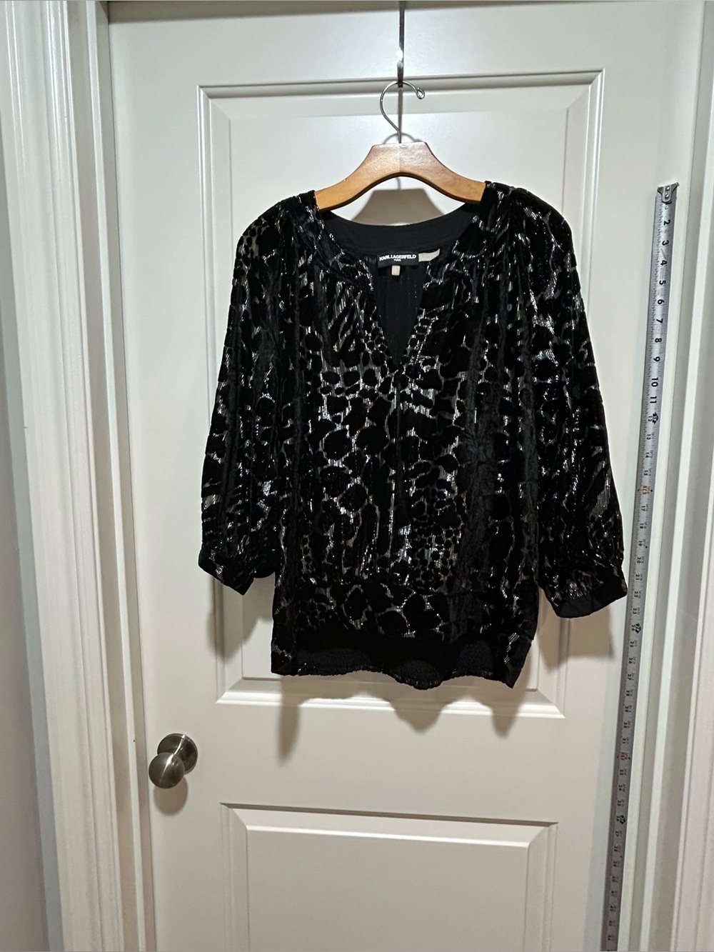 Karl Lagerfeld women’s size L Black Velvet elbow length Blouse. LIKE NEW